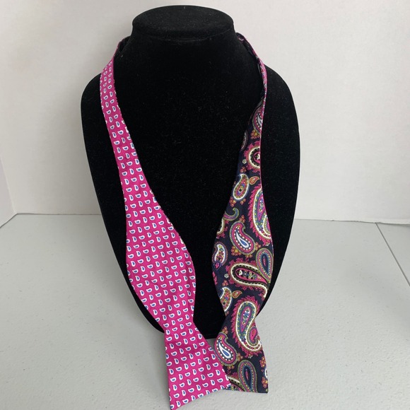 Saddlebred Other - Saddlebred 100% Silk Pink/Navy Paisley Reversible Bowtie